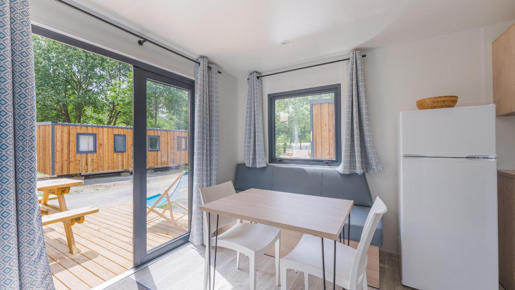 Camping Saint Michel Courtils Habitación foto